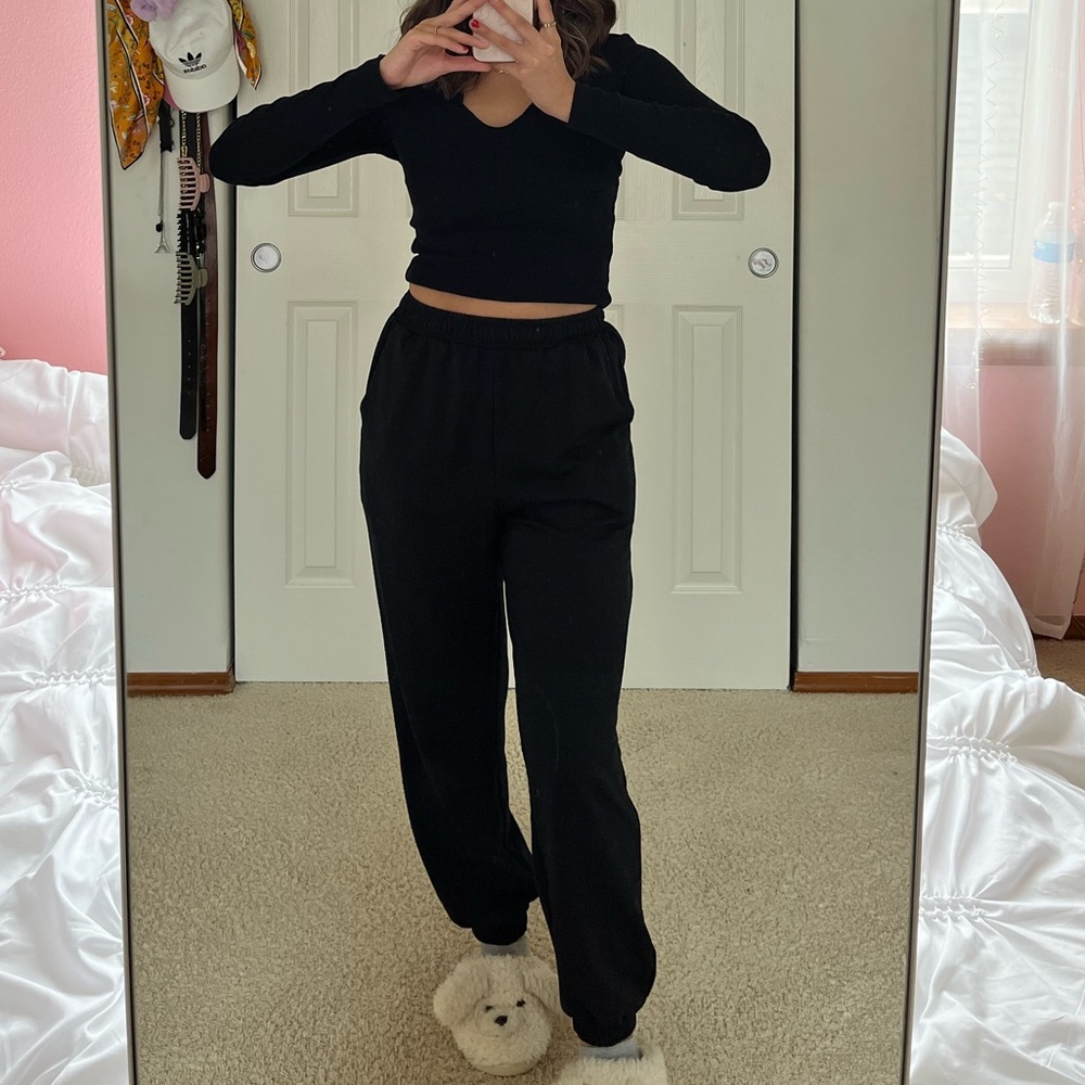 Basic Black Jogger Sweatpants